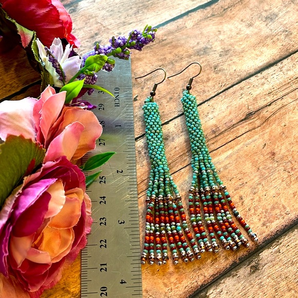 Twister beaded earring - Picture 5 of 5